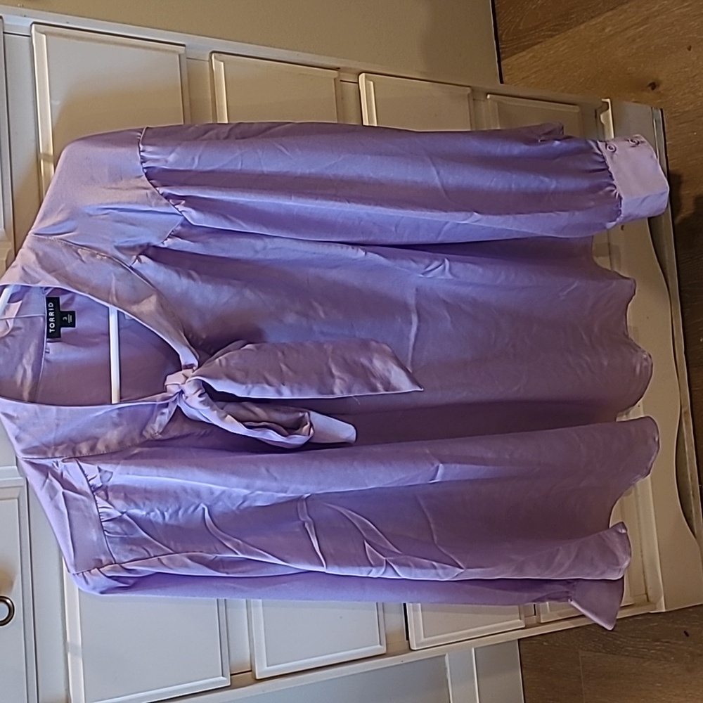 NWT Torrid Lilac Satiny Bow Tie Top